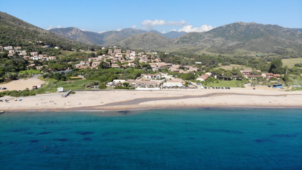Le golfe de Lava - location pieds dans l'eau