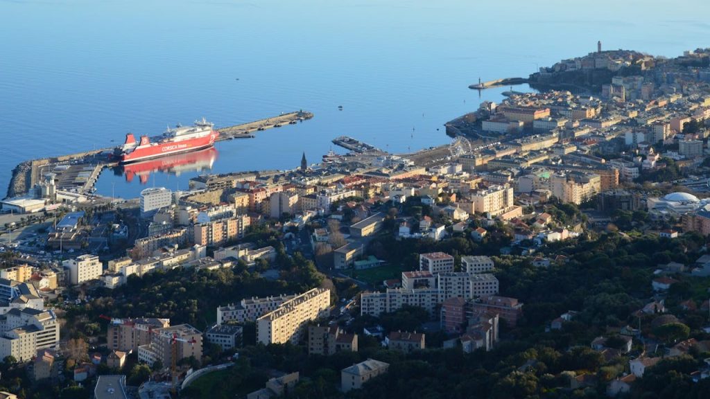 Ville de Bastia et port