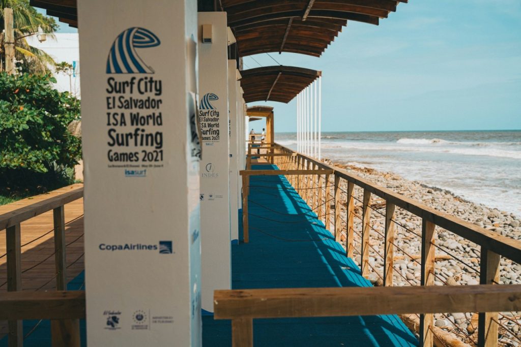 Surf City au Salvador